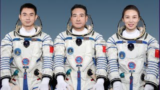 Replay Chinas Shenzhou 13 crew returns to Earth [upl. by Crosby]