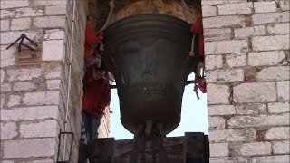 Campanone del Palazzo dei Consoli di Gubbio PG 02 v506 [upl. by Nauqyaj]