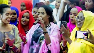 JACEYL QASAB KUMA HAGAAGO HODAN ABDIRAXMAN LIVE SHOW BOORAMA 2018 [upl. by Hannaj92]