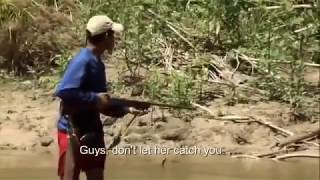 Documentaire choc au coeur dune tribu amazonienne 2015 HD [upl. by Yartnoed]