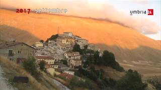 Castelluccio di Norcia 7 anni in 5 minuti di timelapse [upl. by Angelico]