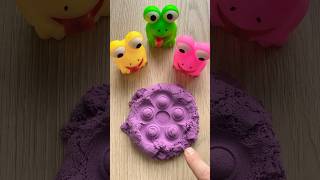 Kineticsand Frogs Calling Fun 😂🐸🤣 satisfying squishy kineticsand calling funny shortsviral [upl. by Eninej22]