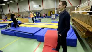 Förlamad elitgymnast har lärt sig gå igen [upl. by Anahoj883]