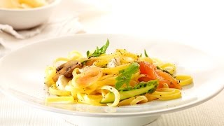 De Dagschotel  Snelle pasta met zalm [upl. by Fennessy152]