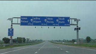 Driving on the Yamuna Expressway Delhi to Agra in two hours [upl. by Assinna]