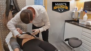 Bauchnabelpiercing zum zweiten mal gepierct 💉 Marcs Piercing TV [upl. by Asyral958]