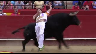 Campeonato con Toros Recortador de Oro 2014 Valencia [upl. by Ttayw760]