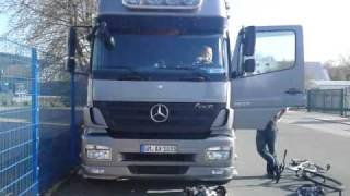 Mercedes Benz Axor LKW Horn  Truck horn [upl. by Shakespeare956]