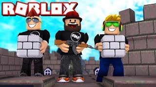 ROBLOX FORT WARS  BLOX4FUN SQUAD BUILDING TO SURVIVE [upl. by Chaim]