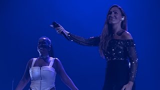 Ne retiens pas tes larmes  Amel Bent amp Vitaa Zénith de Paris [upl. by Nnylav691]