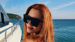 GIOVANNA LANCELLOTTI SURGE COM BIQUÍNI MINÚSCULO EM BARCO LUXUOSO E AGITA A WEB [upl. by Lydia]