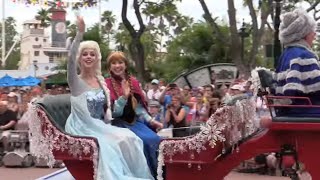 Frozen Royal Welcome show parade singalong with Anna Elsa Kristoff Olaf at Walt Disney World [upl. by Shulock918]