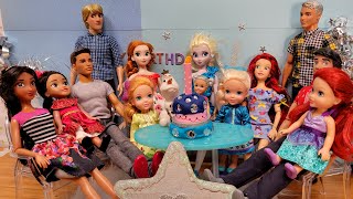 Elsas Birthday  Elsa amp Anna toddlers have fun  guest friends  gifts  cake party [upl. by Rodi]