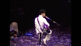 Prince  I Wanna Be Your LoverRaspberry Beret Musicology Tour live in Philadelphia 2004 [upl. by Blakeley]