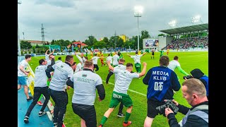 Radość piłkarzy Radomiaka Radom na stadionie po końcowym gwizdku [upl. by Boot]