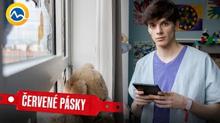 ČERVENÉ PÁSKY  Miluje herectvo ale ťahá ho to za kameru O tomto mladíkovi ešte budeme počuť [upl. by Jade]