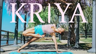 Clase de Yoga Iyengar para Iniciántes  Posturas de pie e invertidas  1h30min de practica NUEVO [upl. by Whelan]