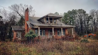 Packed 120 year old Abandoned Southern Farm House amp Tons of Antiques [upl. by Mendez587]