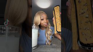 Footlong Cookie 😱😋 foodie dessert subway tiktok eating mukbang asmr fypシ eatingshow [upl. by Brandenburg851]