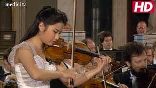 Sarah Chang  Paganini Violin Concerto No 1 Op 6 [upl. by Aitnuahs]