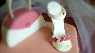 Decorazioni pasta di zucchero Sugar paste shoe by ItalianCakes [upl. by Lzeil272]