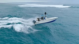 Wave Jumping Contender 25T Exmouth South Passage [upl. by Chaudoin839]