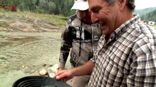 How to Pan for Gold  Yukon Territory Canada [upl. by Gram]