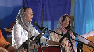 JaiJagdeesh sings Aad Guray Nameh at Sat Nam Fest 2011 feat Paloma Devi [upl. by Farah]