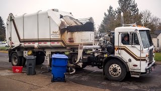 Peterbilt 320  Heil STARR System Garbage Truck [upl. by Dott]