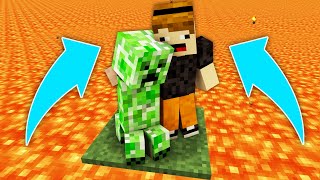 MINECRAFT PERO LA LAVA SUBE 🔥🤣 [upl. by Annaik571]