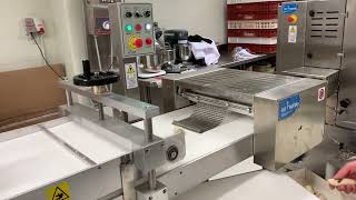 Moulding station with motorised return belt  MDSRT [upl. by Conlon]