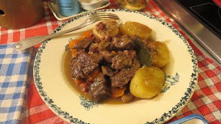 MON BŒUF BOURGUIGNON à lancienne façon Mère Mitraille moelleux et délicieux   Gourmandises TV [upl. by Ennovihs]