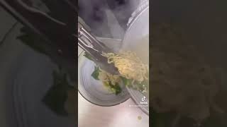 MAKAN INDOMIE SOTO PAKE SOTO LAMONGAN KAYAK MANA RASANYA [upl. by Analaf]