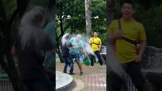 La fuente milagrosa😂🤣 PRANK FUNNY 🤪 funny comedy bromas prank shorts shortfeed [upl. by Ammeg]