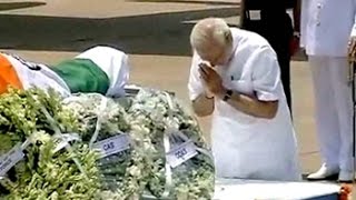 President APJ Abdul Kalams body brought to Delhi President PM pay tributes [upl. by Niaz485]