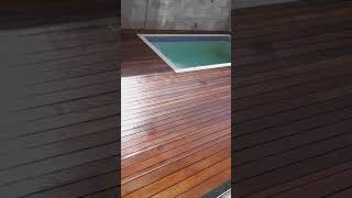 Deck envolta da piscina feito de ITAÚBA [upl. by Hteazile]