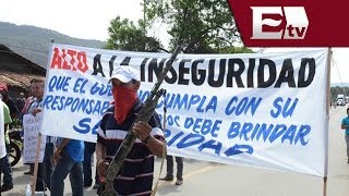 Habitantes de Chilpancingo bloquean paso al ejército ante creación de autodefensas  Andrea [upl. by Armitage740]