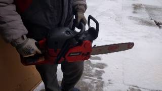 How to start Jonsered 2258  Husqvarna 555 Chainsaw  Cold start [upl. by Cupo]