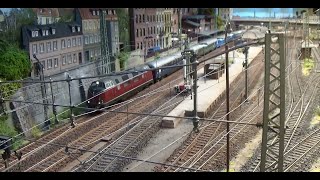 Modellbahn H0 Realistik Ein Sommertag im TrennungsBahnhof Eschwege West [upl. by Enyluqcaj674]