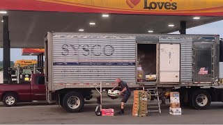 🔴Sysco Driver making a delivery to Love’s Truck Stop 28ft trailer loaded from front to back 💰💰💰 [upl. by Alleb358]