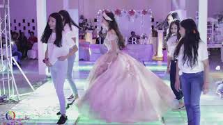 BONITO BAILE SORPRESA de QUINCEAÑERA y sus amigas [upl. by Cormier]