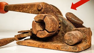 Rusty Antique Box Strapping Tensioner Tool Restoration  Old and New Mix Restoration Projects [upl. by Kask]