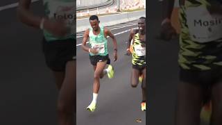 Milkesa Mengesha dominates the 2025 Hong Kong Half Marathon with a course record time of 10127 [upl. by Nahsed574]