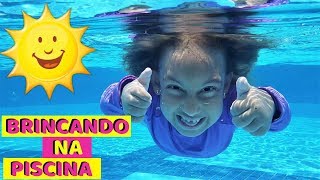 Maria Clara brincando na PISCINA  MC Divertida [upl. by Dermot]