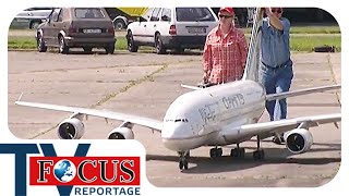 Deutschland baut Mini Modellflugzeuge in der Luft  Focus TV Reportage [upl. by Aihsar63]