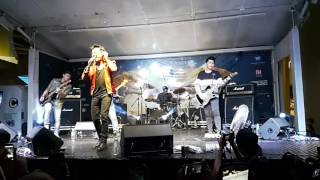 Faizal Tahir  Menang Live at Anatomi album launch IOI City Mall 6 Nov 2016 HD [upl. by Atiek]