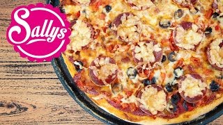 Pizza Rezept  Grundrezept Pizzateig amp schnelle Soße  Sallys Welt [upl. by Eneluj493]