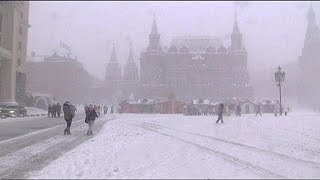 Snow in Moscow Winter wonderland or traffic hell [upl. by Johppa]