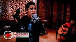 Sembilan  Ada Bayangmu Official Music Video NAGASWARA music [upl. by Alcinia]