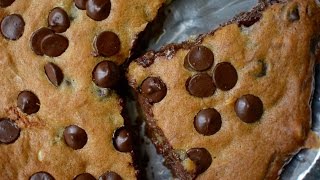 Eggless Pizookie Recipe  Nutella Stuffed Chocolate Chip Cookie  Easy And Quick Dessert For Party [upl. by Evers]